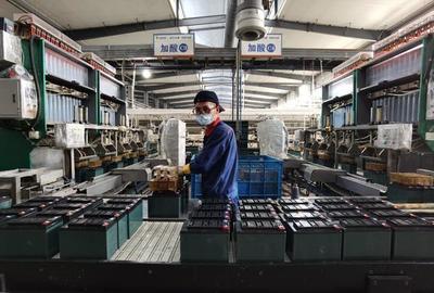 河南濮阳 助企纾困不停歇，747名首席服务员护航电池销售企业复工复产